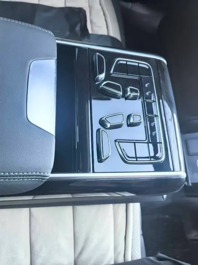 2020 HongQi H9 2.0T 252HP L4 7DCT,autocango,china used car exporter,china ev exporter,chinese used car exporter,chinese used ev exporter