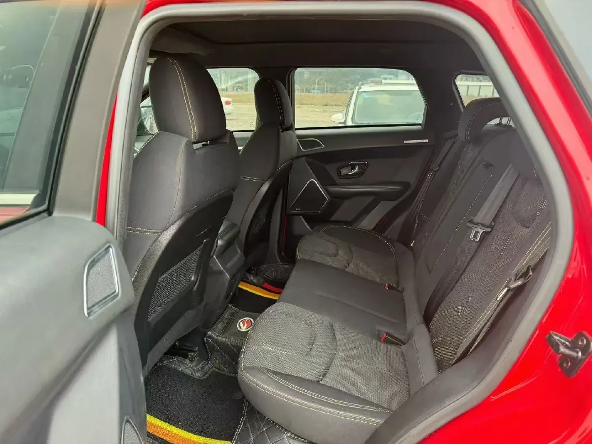 2016 Landwind X7 2.0T 190HP L4 8AT,autocango,china used car exporter,china ev exporter,chinese used car exporter,chinese used ev exporter