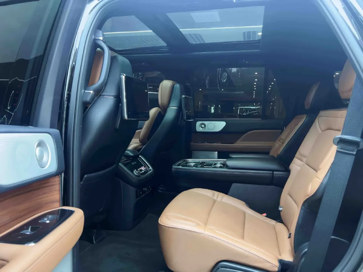 2019 Lincoln Navigator 3.5T 388HP V6 10AT,autocango,china used car exporter,china ev exporter,chinese used car exporter,chinese used ev exporter