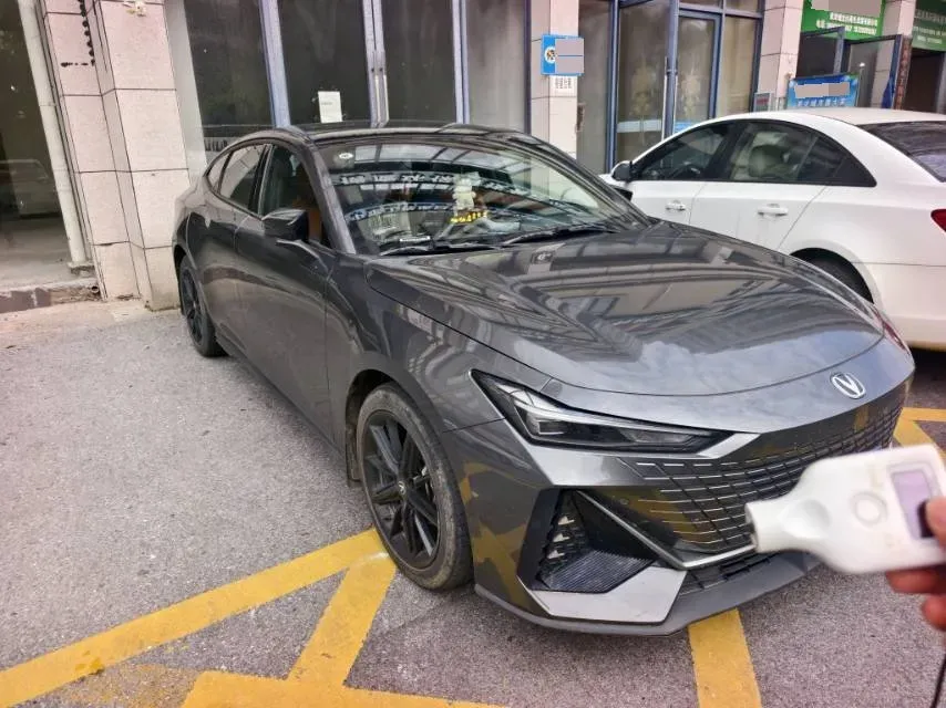 2022 ChangAn UNI-T 1.5T 188HP L4 7DCT,autocango,china used car exporter,china ev exporter,chinese used car exporter,chinese used ev exporter
