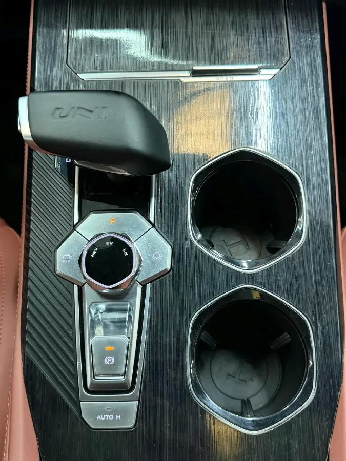 2023 ChangAn UNI-K iDD 1.5T 170HP L4 6TCT PHEV 28.39KWH,autocango,china used car exporter,china ev exporter,chinese used car exporter,chinese used ev exporter