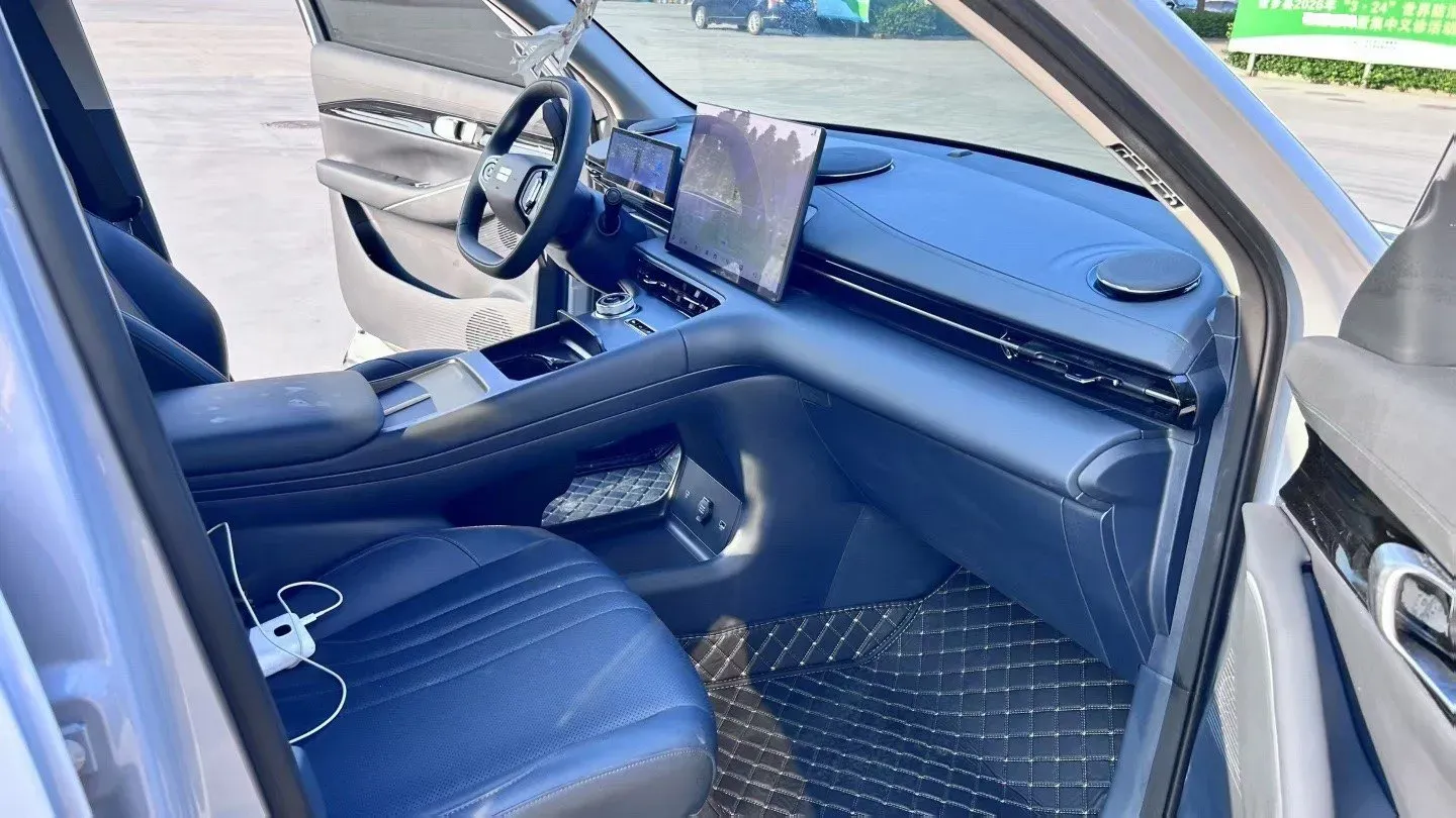 2024 Geely Emgrand L HiP 1.5T 181HP L4 3DHT PHEV 15.5KWH,autocango,china used car exporter,china ev exporter,chinese used car exporter,chinese used ev exporter