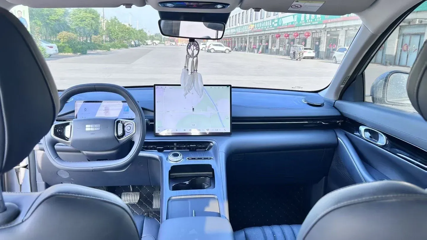 2024 Geely Emgrand L HiP 1.5T 181HP L4 3DHT PHEV 15.5KWH,autocango,china used car exporter,china ev exporter,chinese used car exporter,chinese used ev exporter