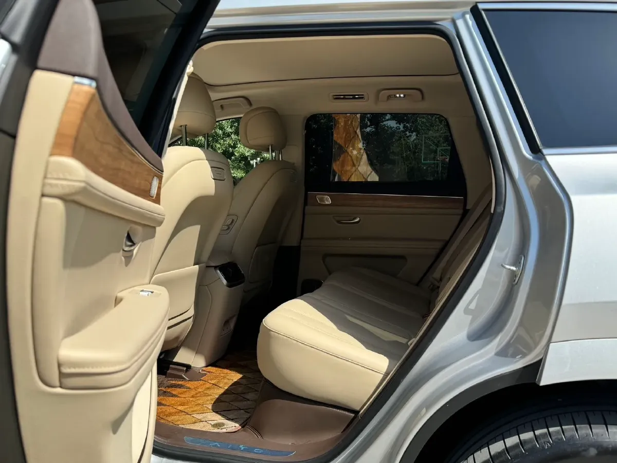 2024 AITO AITO M7 1.5T 152HP L4 REEV 40KWH,autocango,china used car exporter,china ev exporter,chinese used car exporter,chinese used ev exporter