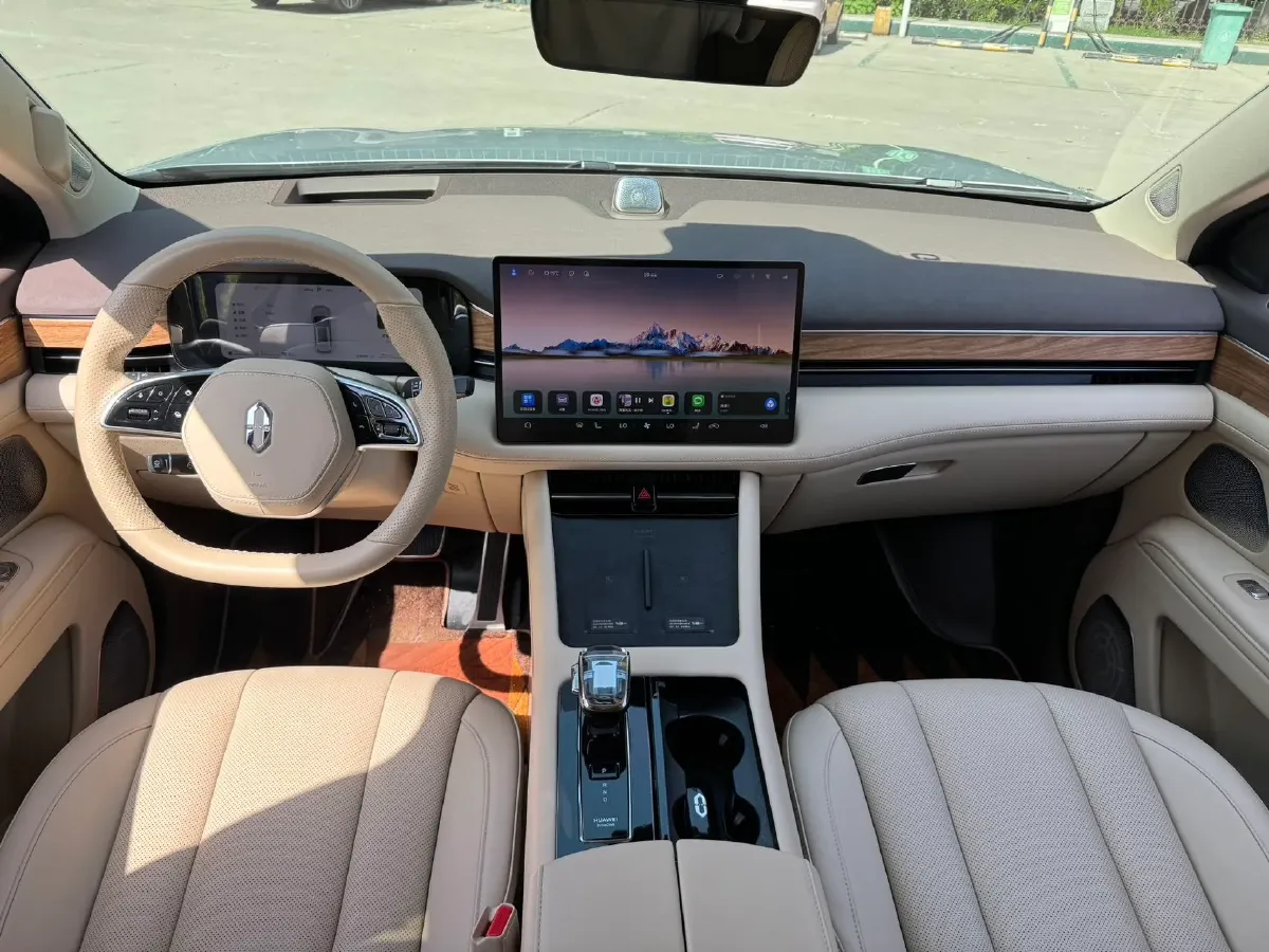 2024 AITO AITO M7 1.5T 152HP L4 REEV 40KWH,autocango,china used car exporter,china ev exporter,chinese used car exporter,chinese used ev exporter