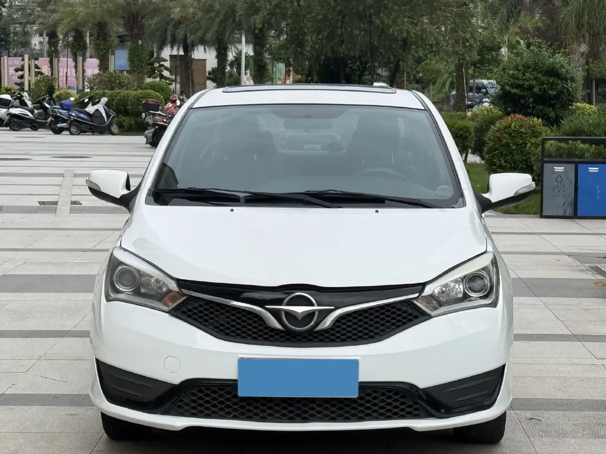 2017 HaiMa M3 1.5L 112HP L4 5MT,autocango,china used car exporter,china ev exporter,chinese used car exporter,chinese used ev exporter