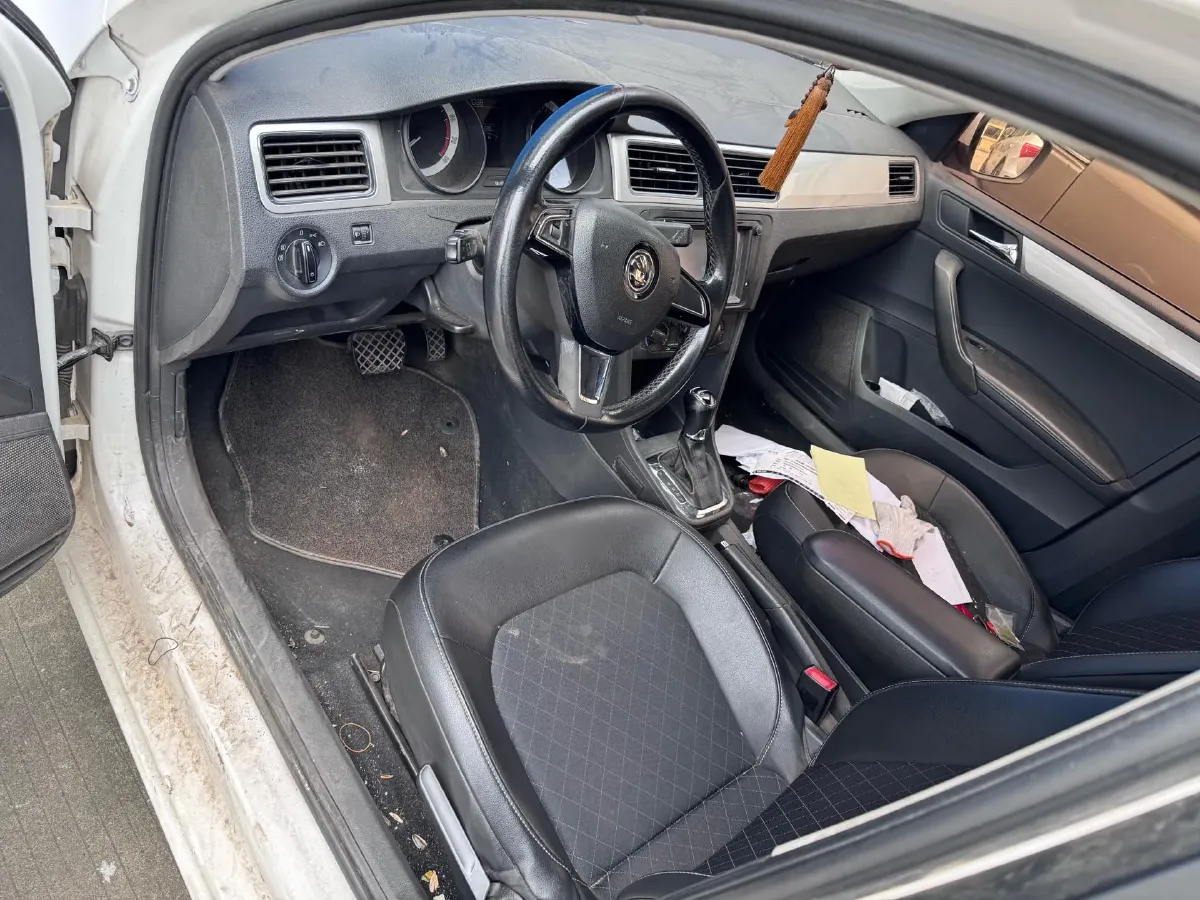 2018 Skoda Rapid Spaceback 1.6L 110HP L4 6AT,autocango,china used car exporter,china ev exporter,chinese used car exporter,chinese used ev exporter