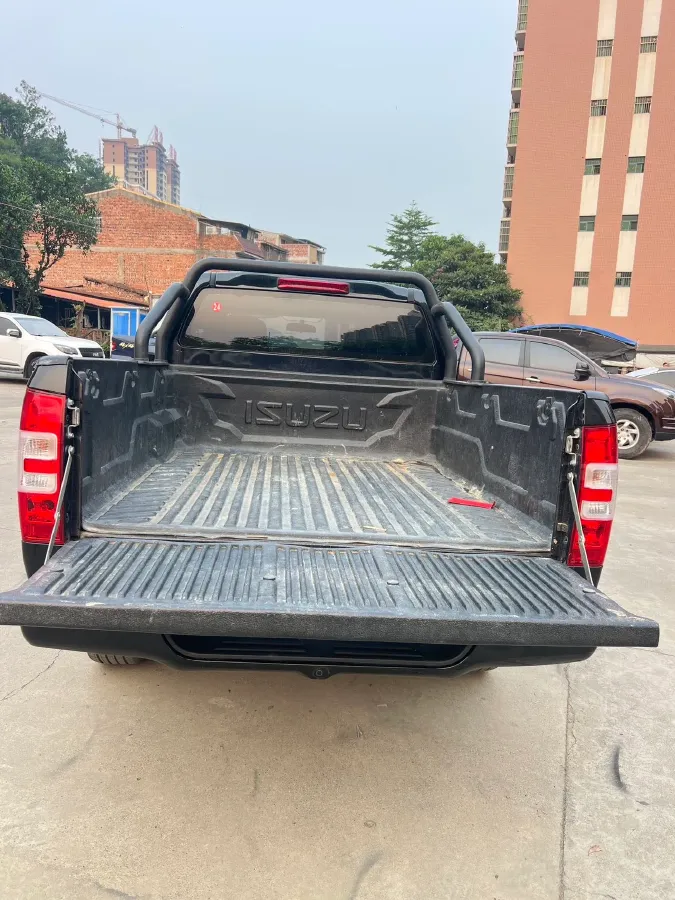 2023 Isuzu RE-MAX Jim 2.5T 143HP L4 6MT,autocango,china used car exporter,china ev exporter,chinese used car exporter,chinese used ev exporter