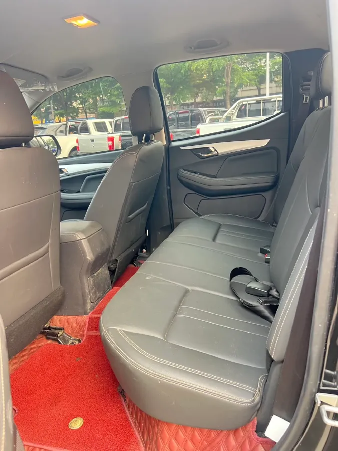 2023 Isuzu RE-MAX Jim 2.5T 143HP L4 6MT,autocango,china used car exporter,china ev exporter,chinese used car exporter,chinese used ev exporter