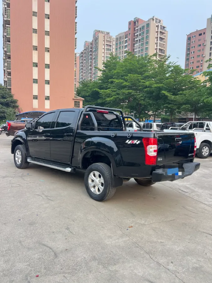 2023 Isuzu RE-MAX Jim 2.5T 143HP L4 6MT,autocango,china used car exporter,china ev exporter,chinese used car exporter,chinese used ev exporter