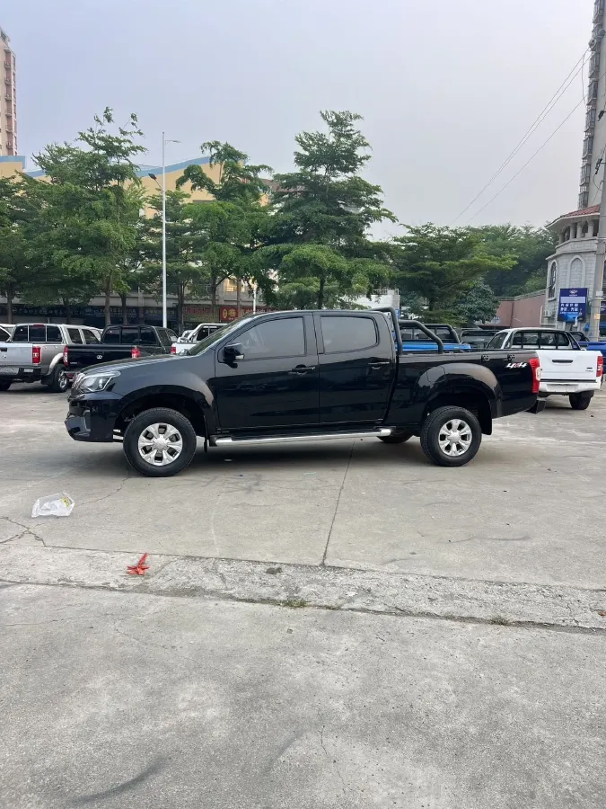 2023 Isuzu RE-MAX Jim 2.5T 143HP L4 6MT,autocango,china used car exporter,china ev exporter,chinese used car exporter,chinese used ev exporter