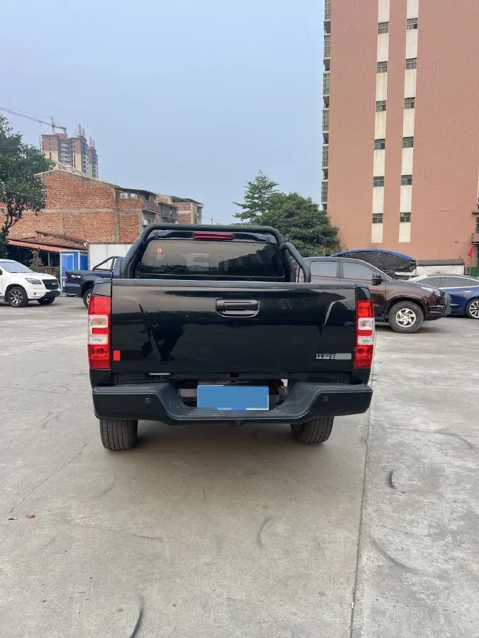 2023 Isuzu RE-MAX Jim 2.5T 143HP L4 6MT,autocango,china used car exporter,china ev exporter,chinese used car exporter,chinese used ev exporter