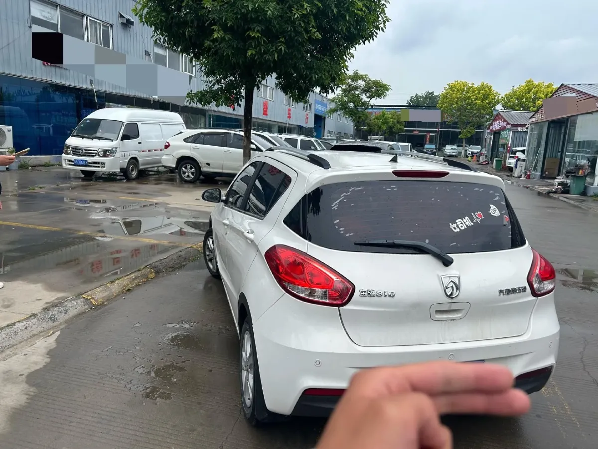 2016 BaoJun 310 1.2L 82HP L4 5MT,autocango,china used car exporter,china ev exporter,chinese used car exporter,chinese used ev exporter