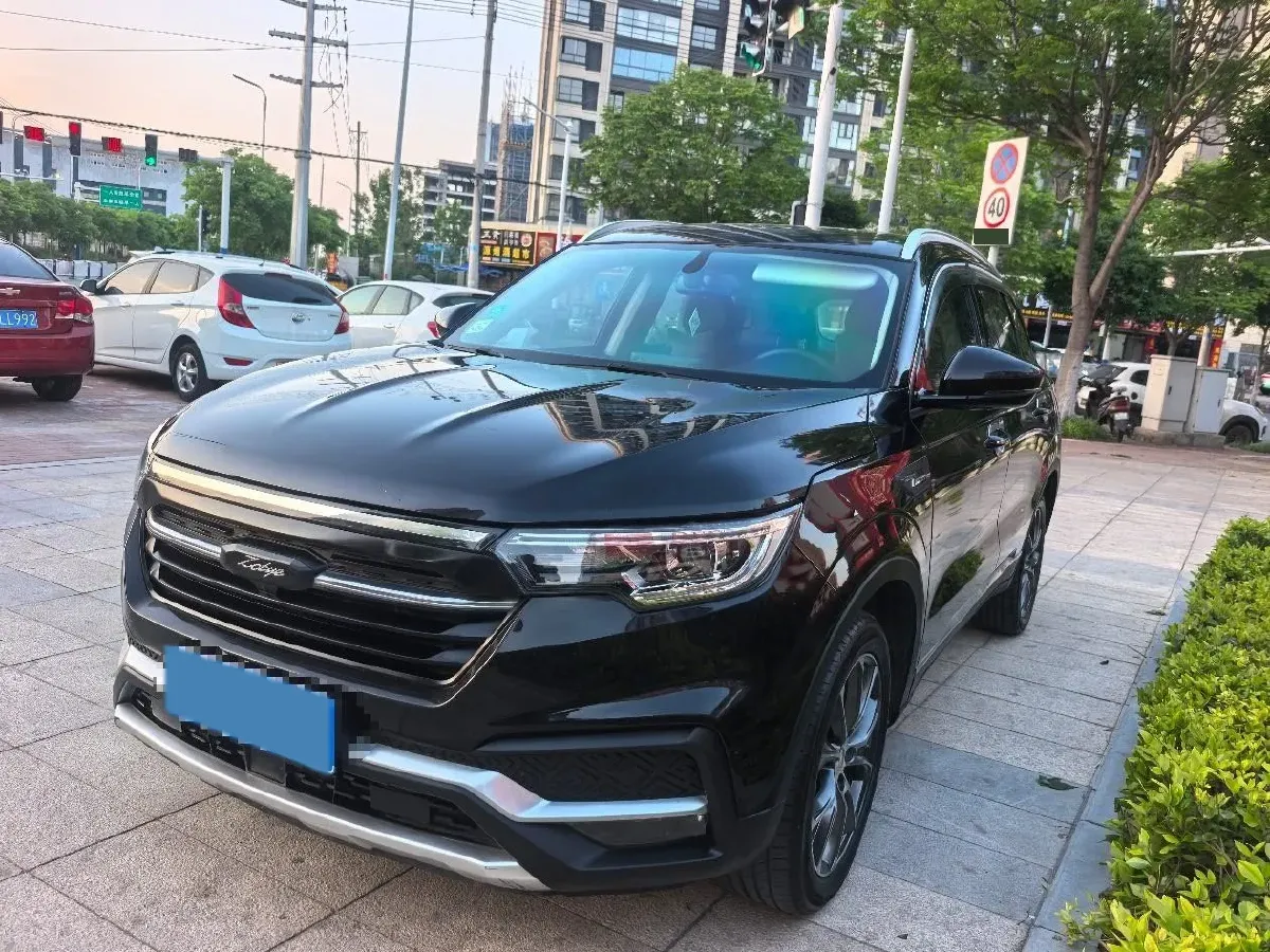 2018 Zotye T500 1.5T 156HP L4 5MT,autocango,china used car exporter,china ev exporter,chinese used car exporter,chinese used ev exporter