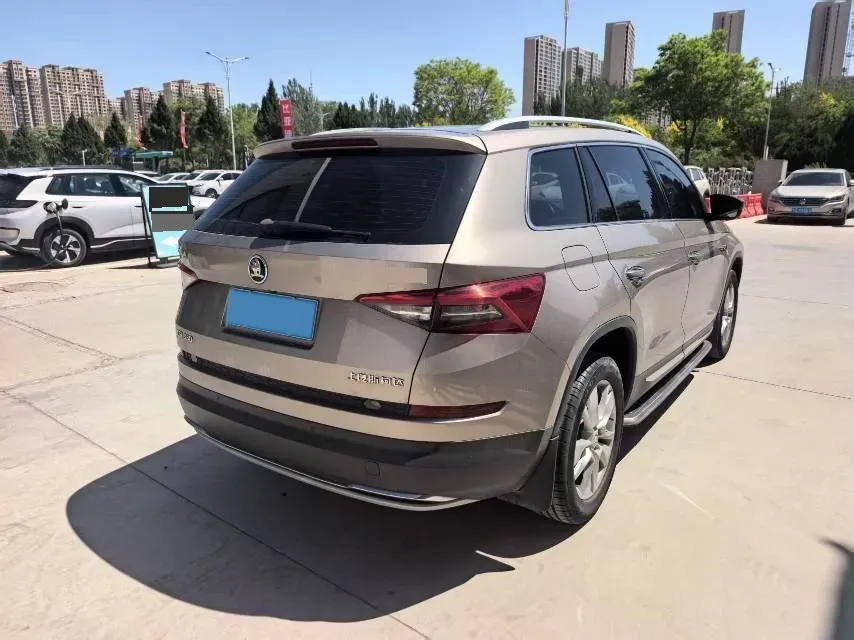 2018 Skoda Kodiak 2.0T 186HP L4 7DCT,autocango,china used car exporter,china ev exporter,chinese used car exporter,chinese used ev exporter