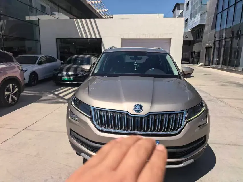 2018 Skoda Kodiak 2.0T 186HP L4 7DCT,autocango,china used car exporter,china ev exporter,chinese used car exporter,chinese used ev exporter