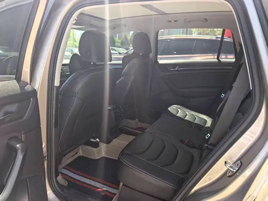 2018 Skoda Kodiak 2.0T 186HP L4 7DCT,autocango,china used car exporter,china ev exporter,chinese used car exporter,chinese used ev exporter