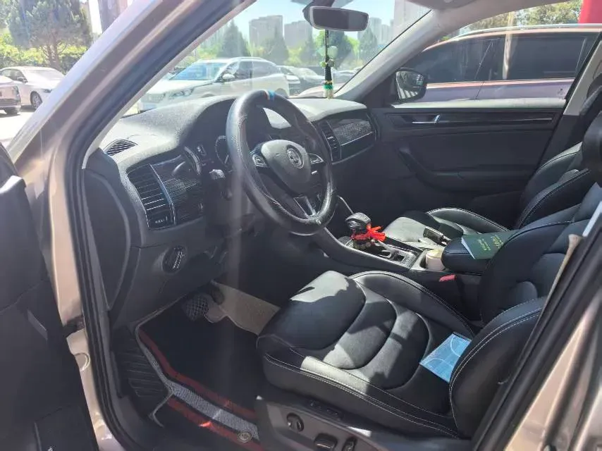 2018 Skoda Kodiak 2.0T 186HP L4 7DCT,autocango,china used car exporter,china ev exporter,chinese used car exporter,chinese used ev exporter