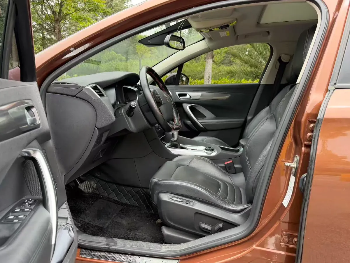 2017 DS 6 1.6T 167HP L4 6AT,autocango,china used car exporter,china ev exporter,chinese used car exporter,chinese used ev exporter