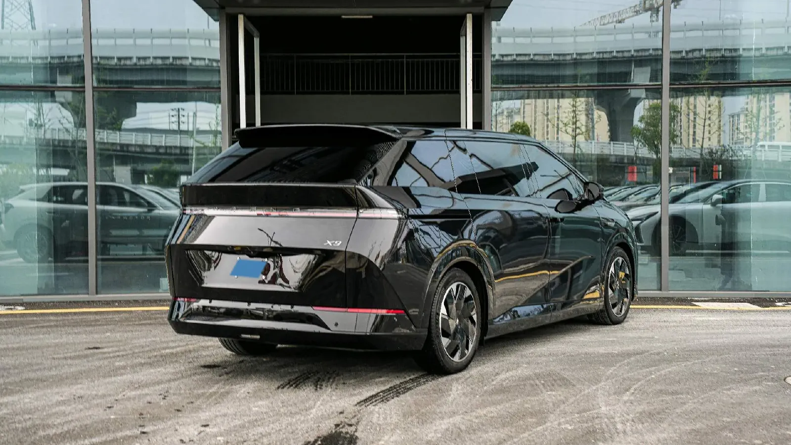 2024 Xpeng X9 BEV 101.5KWH,autocango,china used car exporter,china ev exporter,chinese used car exporter,chinese used ev exporter