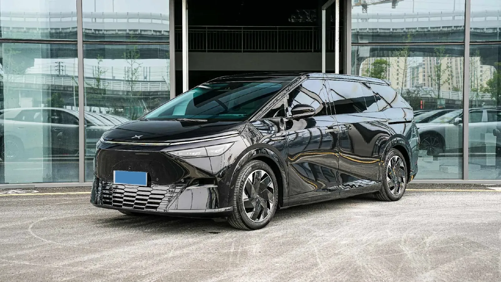 2024 Xpeng X9 BEV 101.5KWH,autocango,china used car exporter,china ev exporter,chinese used car exporter,chinese used ev exporter