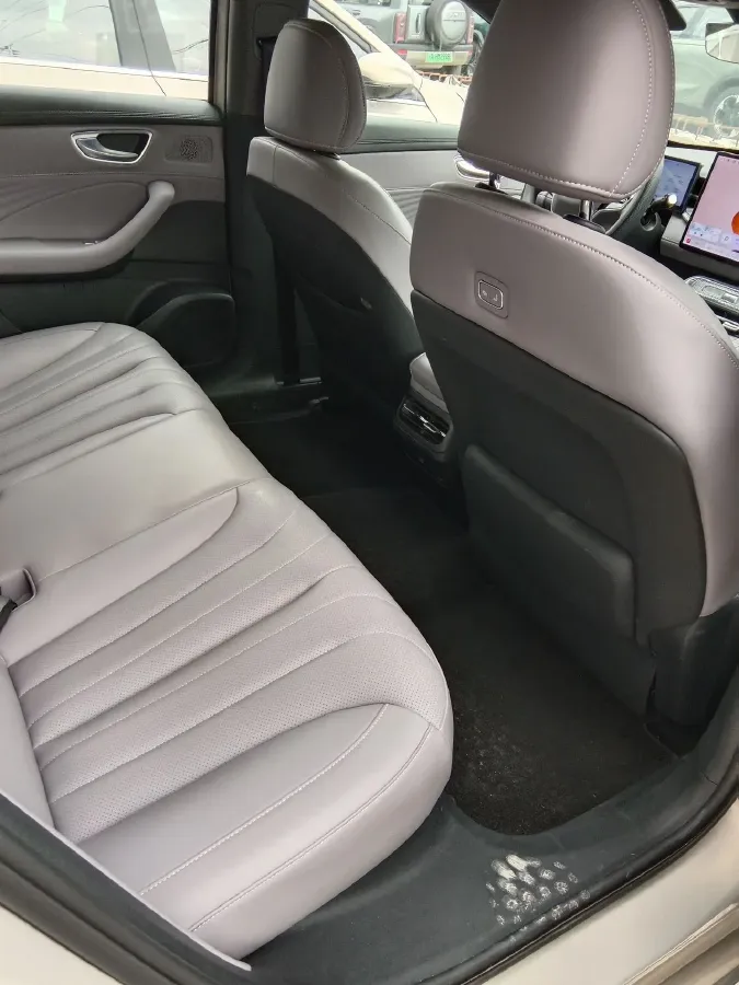 2025 Roewe M7 DMH 1.5L 112HP L4 1DHT PHEV,autocango,china used car exporter,china ev exporter,chinese used car exporter,chinese used ev exporter
