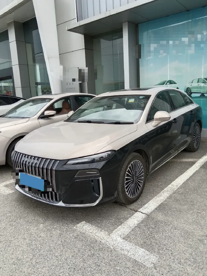 2025 Roewe M7 DMH 1.5L 112HP L4 1DHT PHEV,autocango,china used car exporter,china ev exporter,chinese used car exporter,chinese used ev exporter