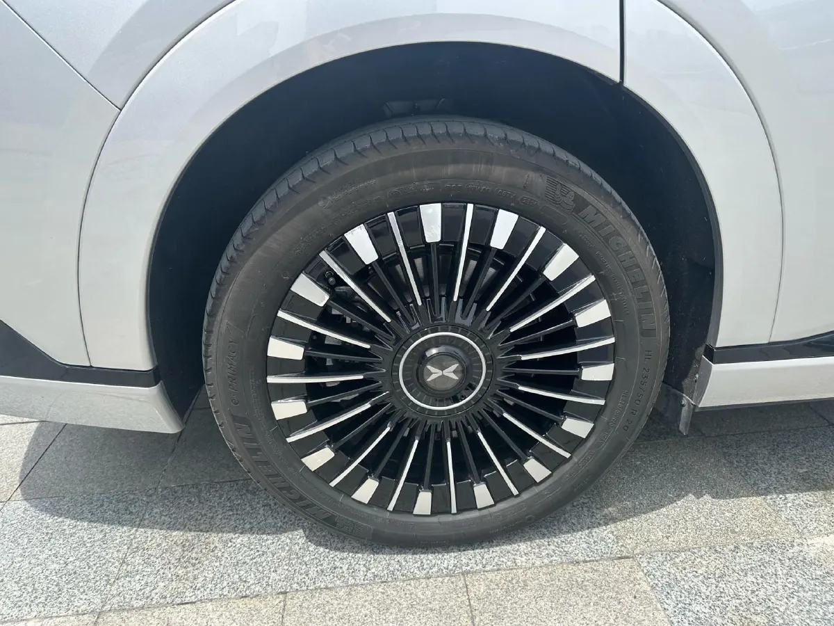 2025 Xpeng X9 BEV,autocango,china used car exporter,china ev exporter,chinese used car exporter,chinese used ev exporter
