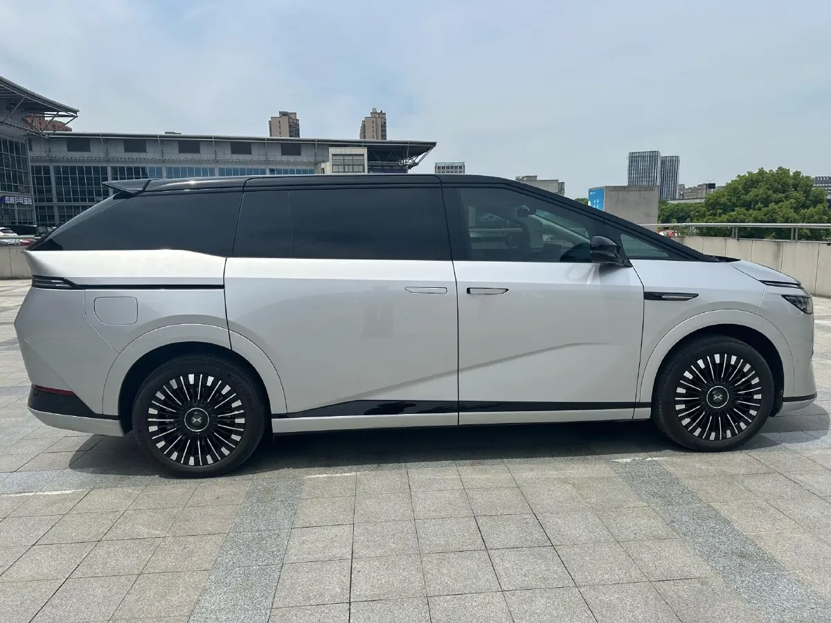 2025 Xpeng X9 BEV,autocango,china used car exporter,china ev exporter,chinese used car exporter,chinese used ev exporter