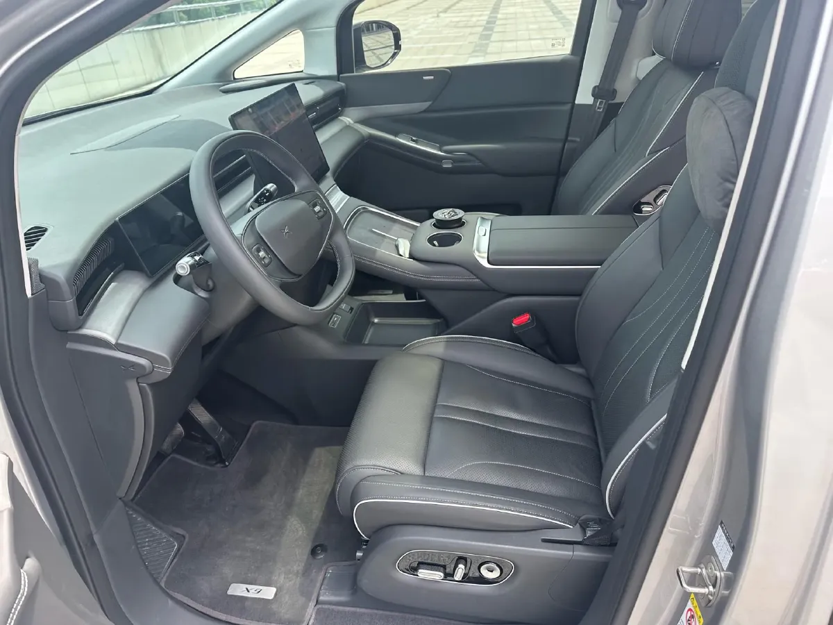 2025 Xpeng X9 BEV,autocango,china used car exporter,china ev exporter,chinese used car exporter,chinese used ev exporter