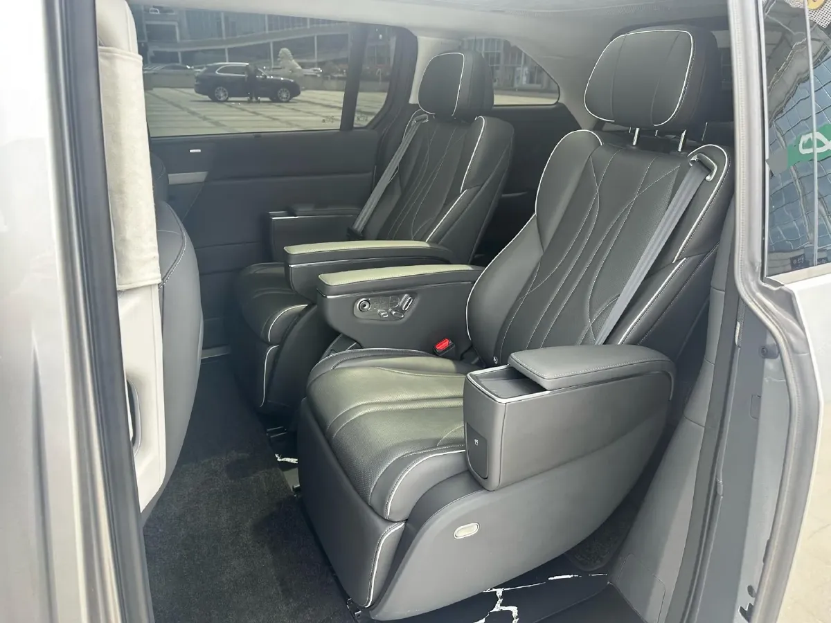 2025 Xpeng X9 BEV,autocango,china used car exporter,china ev exporter,chinese used car exporter,chinese used ev exporter