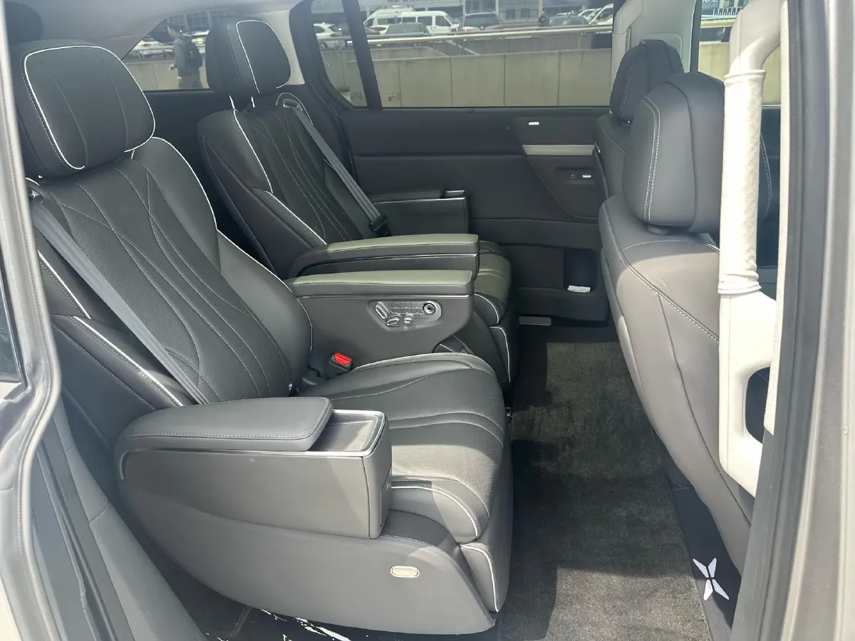 2025 Xpeng X9 BEV,autocango,china used car exporter,china ev exporter,chinese used car exporter,chinese used ev exporter