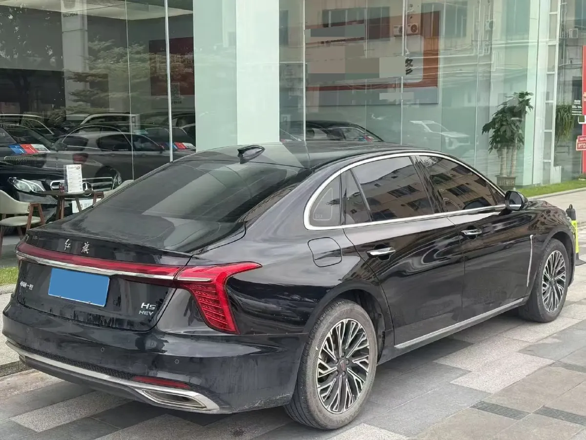 2024 HongQi H5 1.5T 169HP L4 1DHT Hybrid,autocango,china used car exporter,china ev exporter,chinese used car exporter,chinese used ev exporter
