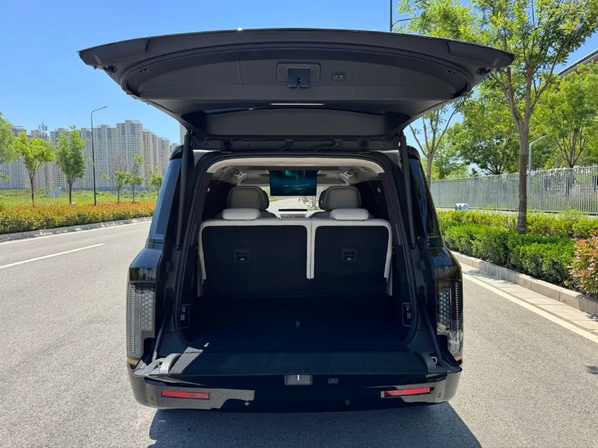 2025 YangWang U8 L REEV 272HP REEV,autocango,china used car exporter,china ev exporter,chinese used car exporter,chinese used ev exporter