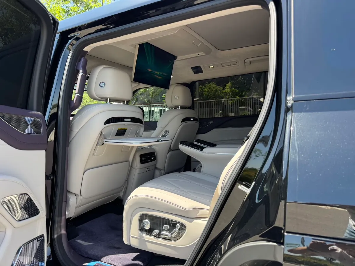 2025 YangWang U8 L REEV 272HP REEV,autocango,china used car exporter,china ev exporter,chinese used car exporter,chinese used ev exporter