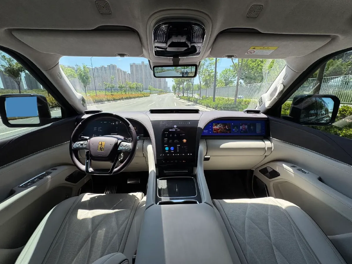 2025 YangWang U8 L REEV 272HP REEV,autocango,china used car exporter,china ev exporter,chinese used car exporter,chinese used ev exporter