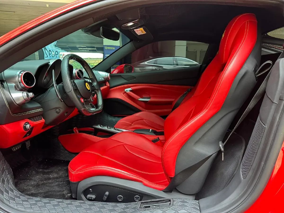 2019 Aston Martin DB11 5.2T 639HP V12 8AT,autocango,china used car exporter,china ev exporter,chinese used car exporter,chinese used ev exporter