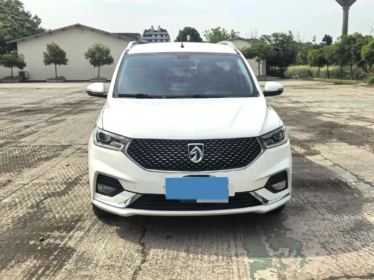 2019 BaoJun 360 1.5L 105HP L4 CVT,autocango,china used car exporter,china ev exporter,chinese used car exporter,chinese used ev exporter