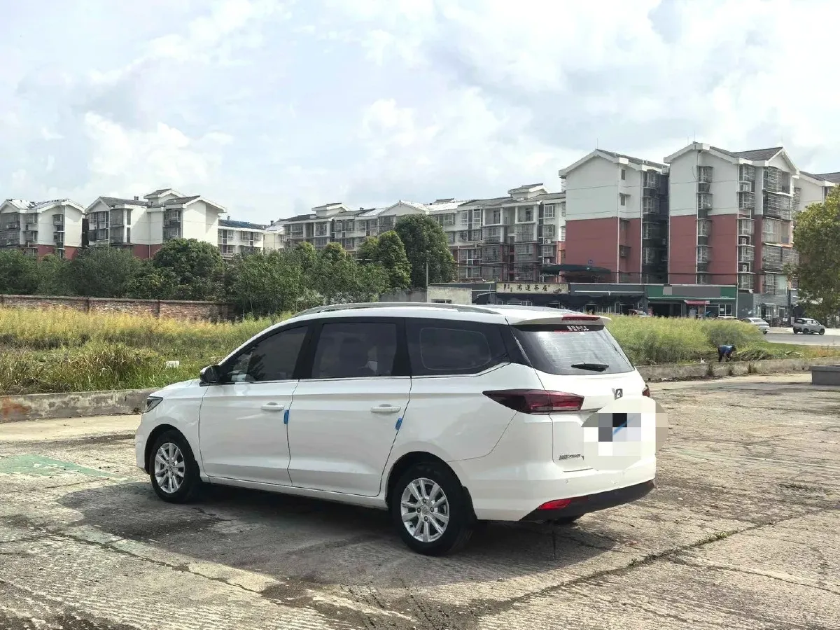 2019 BaoJun 360 1.5L 105HP L4 CVT,autocango,china used car exporter,china ev exporter,chinese used car exporter,chinese used ev exporter