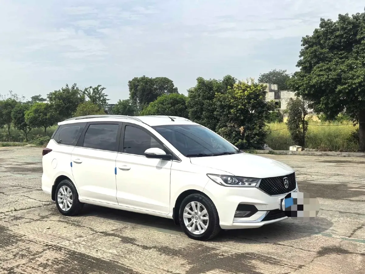 2019 BaoJun 360 1.5L 105HP L4 CVT,autocango,china used car exporter,china ev exporter,chinese used car exporter,chinese used ev exporter