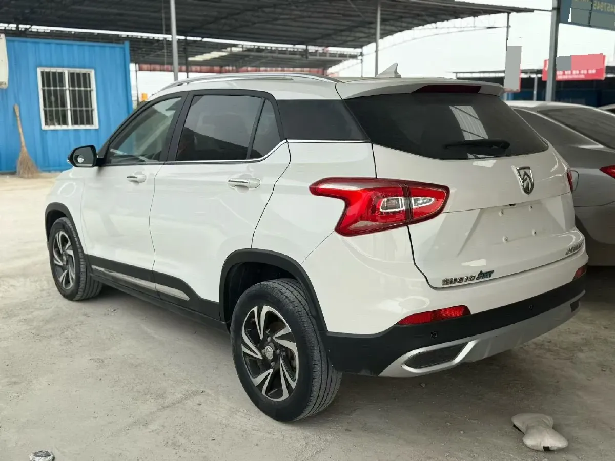 2017 HaiMa S5 Young Edition 1.6L 122HP L4 5MT,autocango,china used car exporter,china ev exporter,chinese used car exporter,chinese used ev exporter