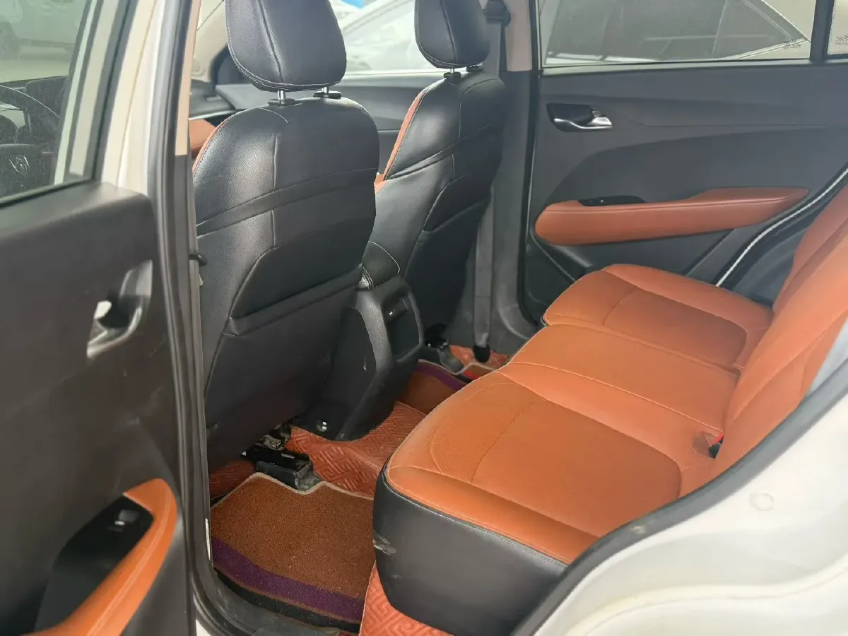 2017 HaiMa S5 Young Edition 1.6L 122HP L4 5MT,autocango,china used car exporter,china ev exporter,chinese used car exporter,chinese used ev exporter