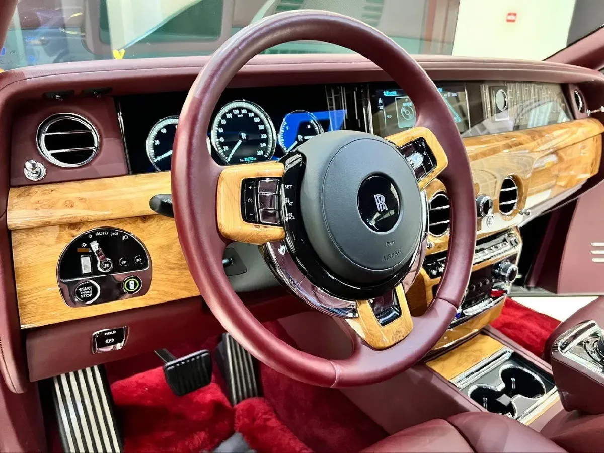 2018 Rolls-Royce Phantom 6.7T 571HP V12 8AT,autocango,china used car exporter,china ev exporter,chinese used car exporter,chinese used ev exporter