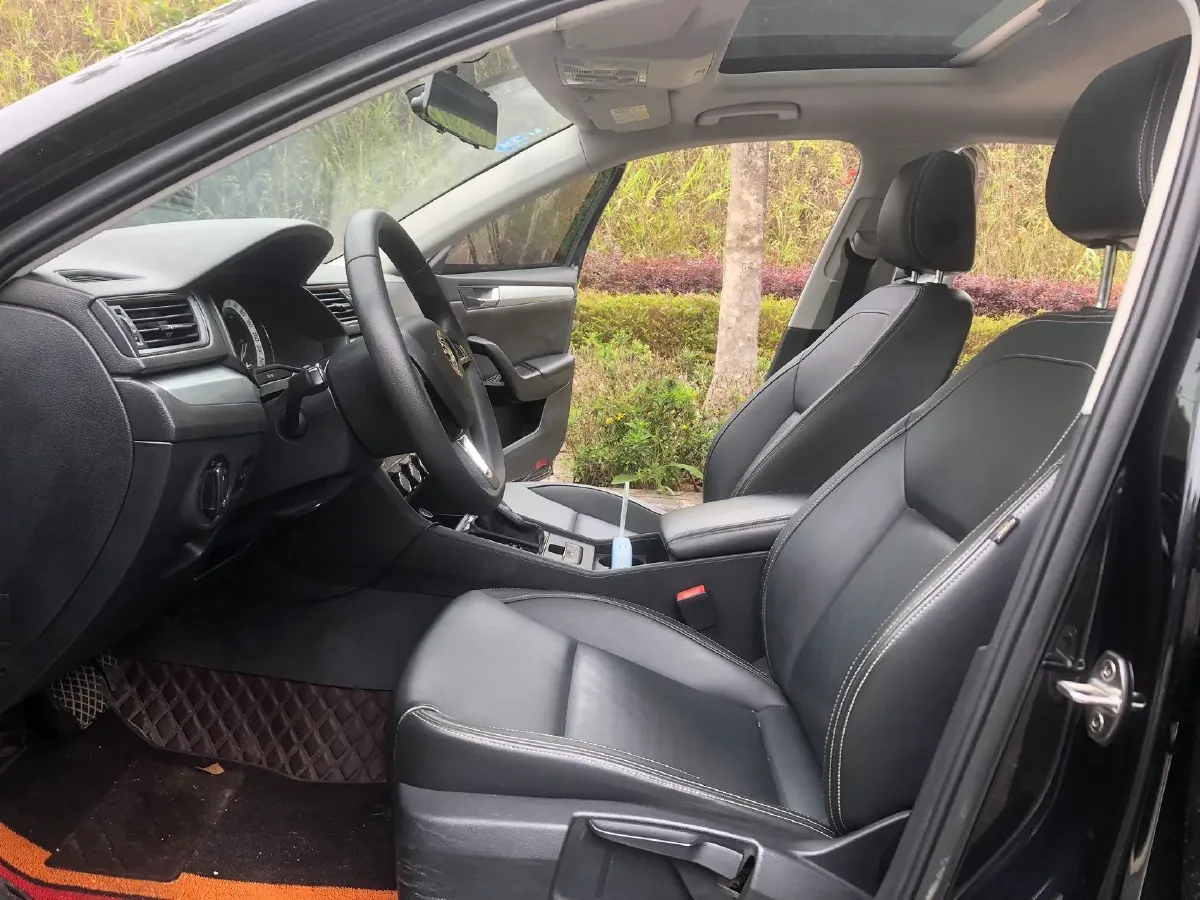 2018 Skoda Superb 1.4T 150HP L4 7DCT,autocango,china used car exporter,china ev exporter,chinese used car exporter,chinese used ev exporter