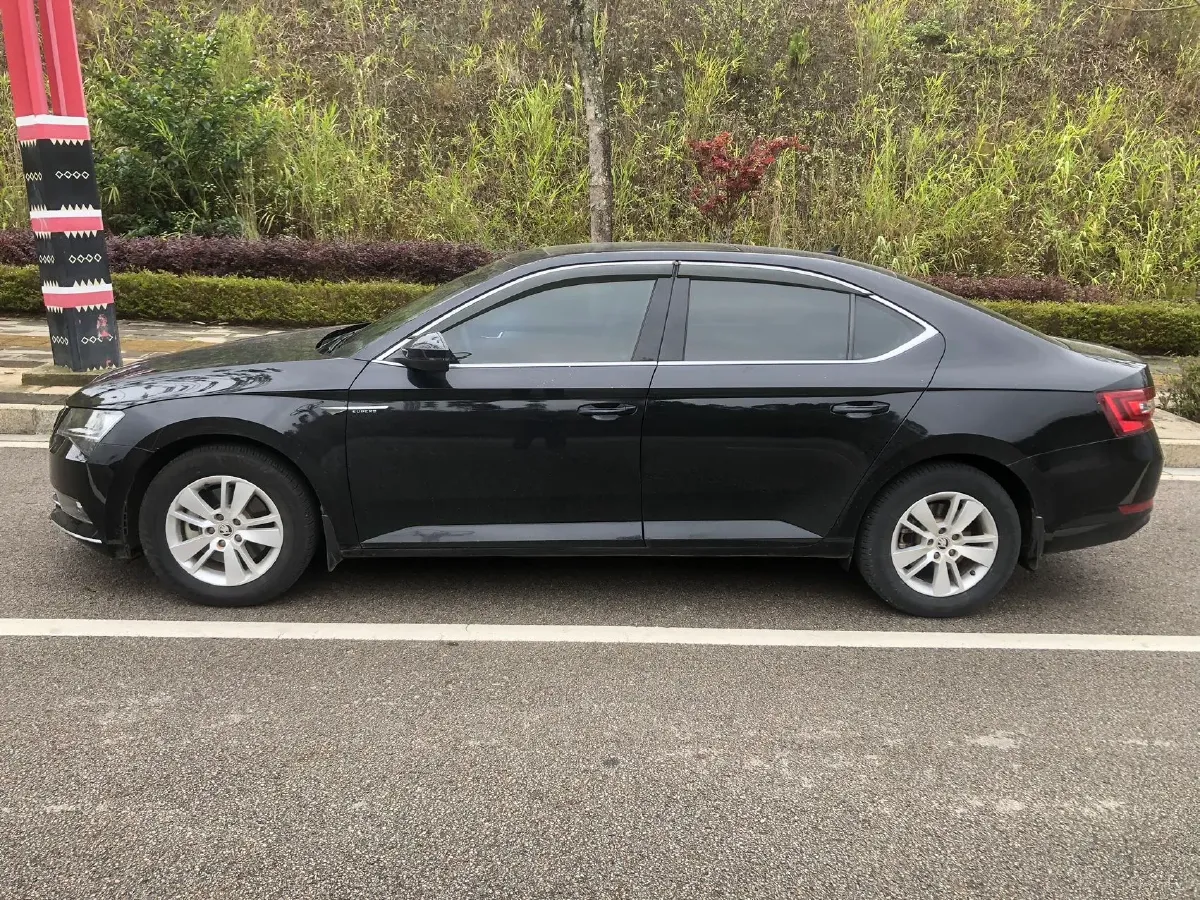 2018 Skoda Superb 1.4T 150HP L4 7DCT,autocango,china used car exporter,china ev exporter,chinese used car exporter,chinese used ev exporter