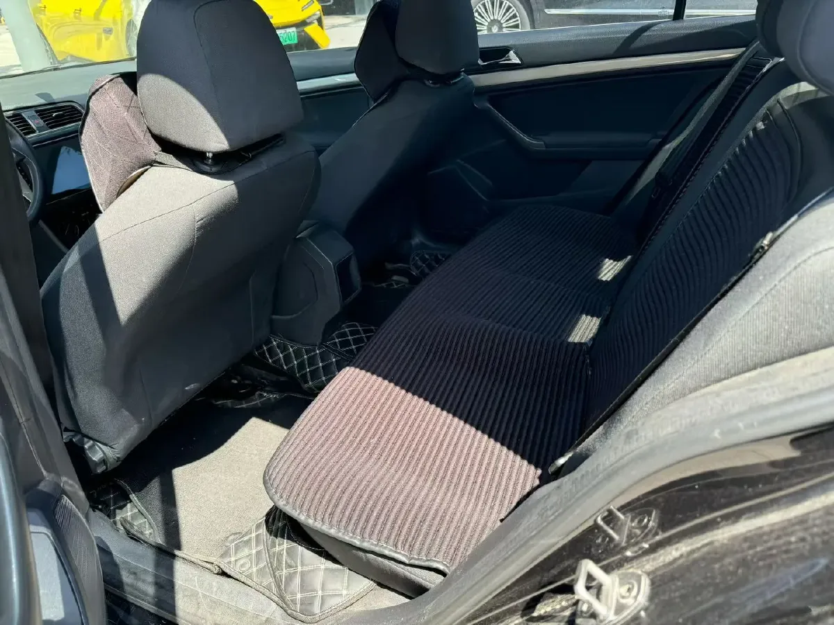 2018 Landwind XiaoYao 1.5T 163HP L4 CVT,autocango,china used car exporter,china ev exporter,chinese used car exporter,chinese used ev exporter
