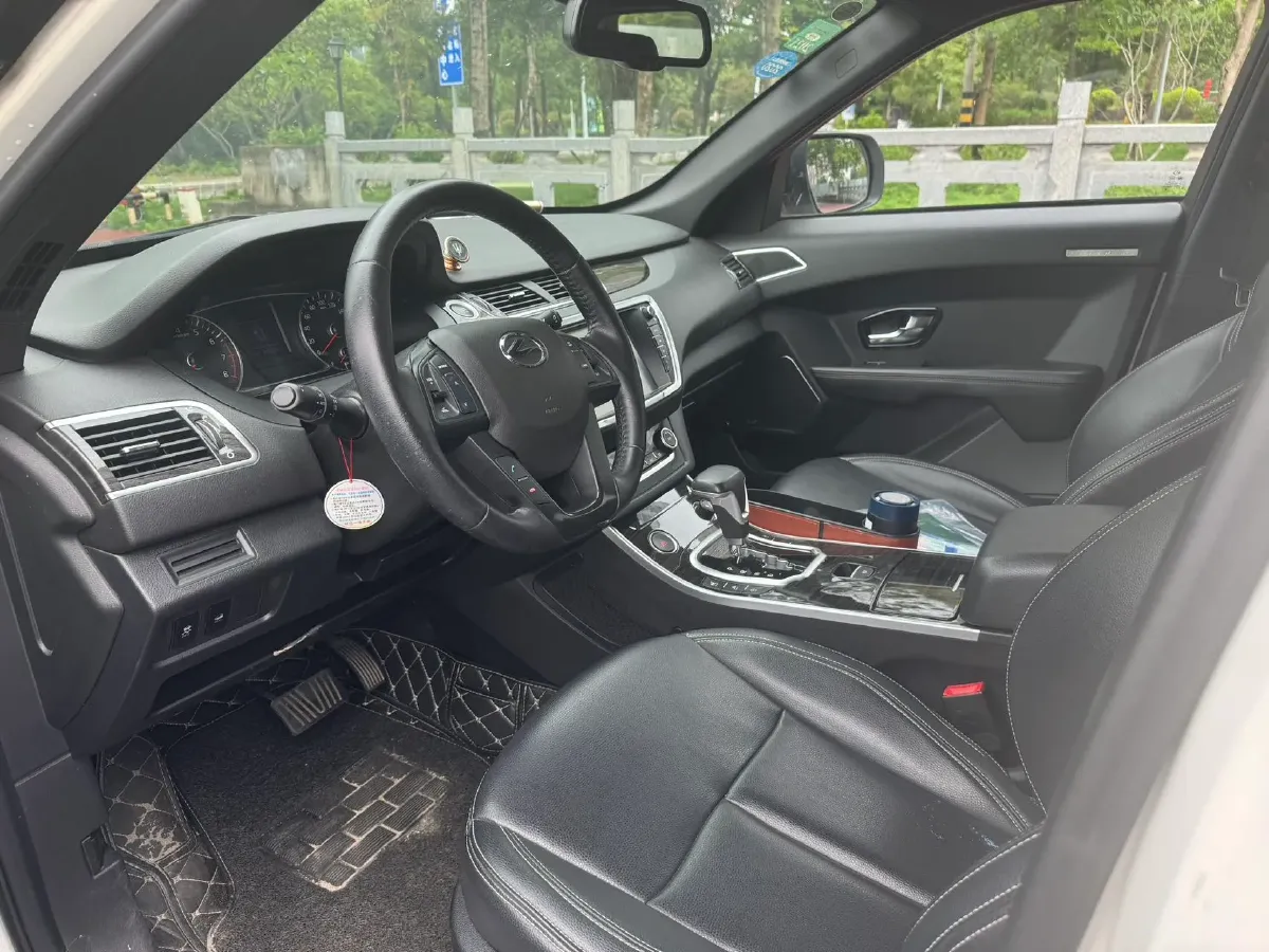 2018 Landwind X7 1.5T 163HP L4 8AT,autocango,china used car exporter,china ev exporter,chinese used car exporter,chinese used ev exporter