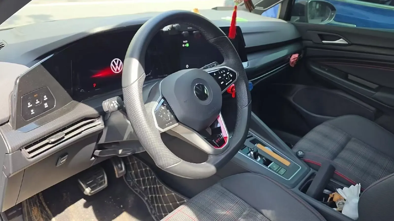 2023 Volkswagen GolfGTI 2.0T 220HP L4 7DCT,autocango,china used car exporter,china ev exporter,chinese used car exporter,chinese used ev exporter