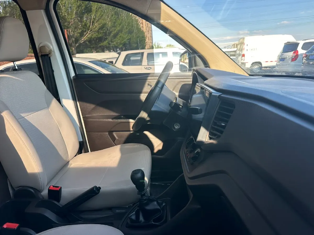 2022 JinBei Little Sea Lion X30 1.5L 102HP L4 5MT,autocango,china used car exporter,china ev exporter,chinese used car exporter,chinese used ev exporter