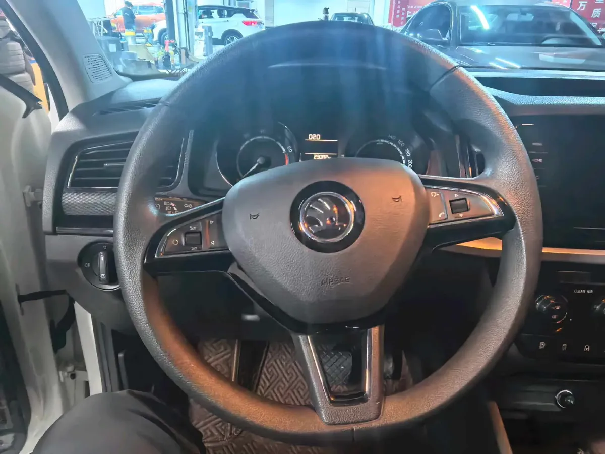 2022 Skoda Kamiq 1.5L 112HP L4 6AT,autocango,china used car exporter,china ev exporter,chinese used car exporter,chinese used ev exporter